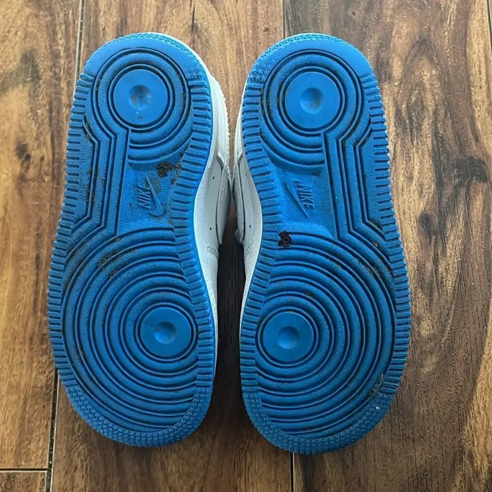Nike Air Force Ones (kids)